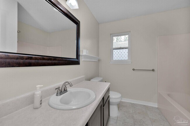 Building Photo - 9033 Bluebay Ln