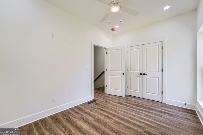 Building Photo - 1351 Brewster St SW