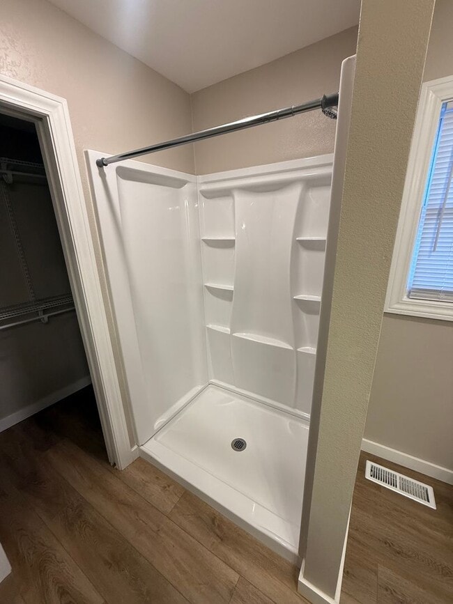 Building Photo - 2303 Circle