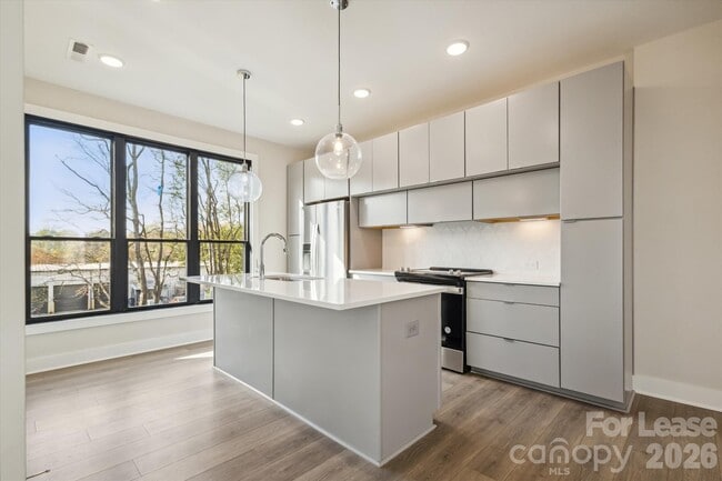 Building Photo - 4528 Radler Ct