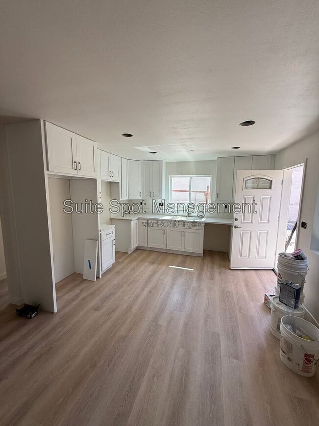 Building Photo - 2206 Conquista Ave