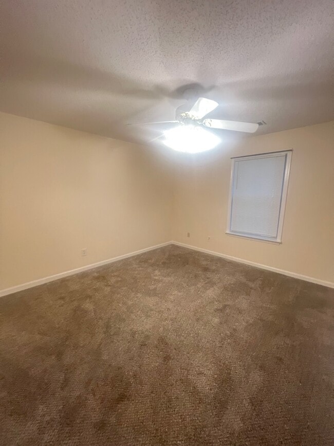Building Photo - 1785 Summerwoods Ln