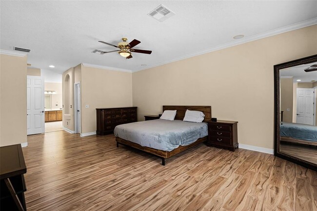 Building Photo - 4905 Legacy Oaks Dr