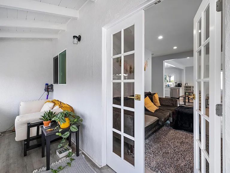 Building Photo - 1005 Hi Point St