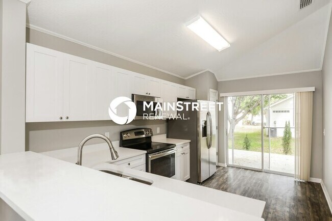 Building Photo - 3 Bedroom Pet-Friendly Home in Palmetto, FL with Main Street Renewal