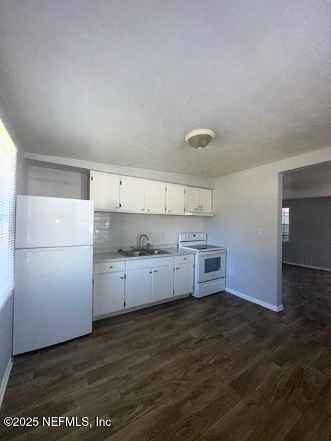 Building Photo - 3254 Phyllis St