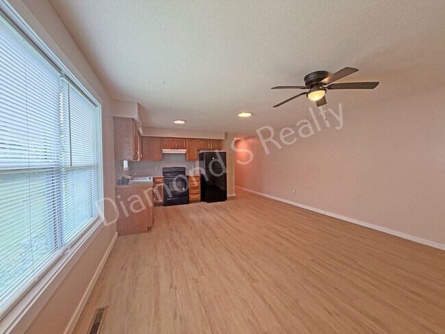 Building Photo - 1508 W Rainey St
