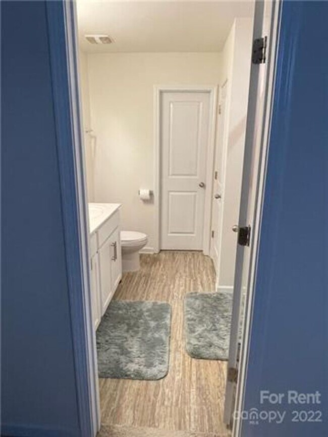 Building Photo - Captivating Single Family Home | 3 BR/2.5BA | 1-Car Covered Parking |In Highland Park