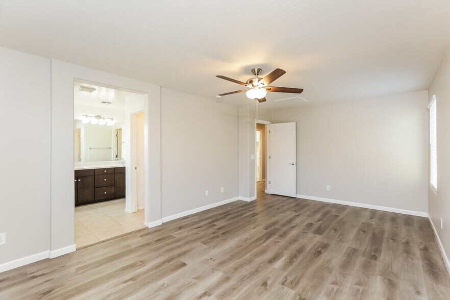 Building Photo - 2670 N 73rd Dr