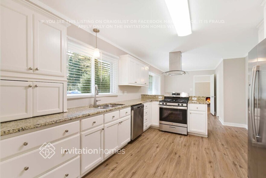 Building Photo - 3910 Allwood Dr