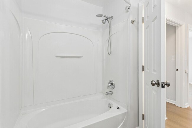 Building Photo - 3BR Rancher Hampton/Langley AFB