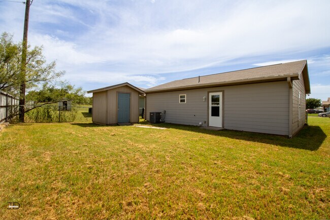 Building Photo - 33 Grant Gill Ln