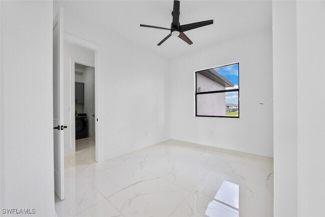 Building Photo - 1609 Nelson Rd N