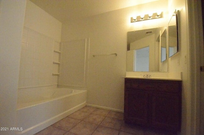 Building Photo - 7022 Cesar St