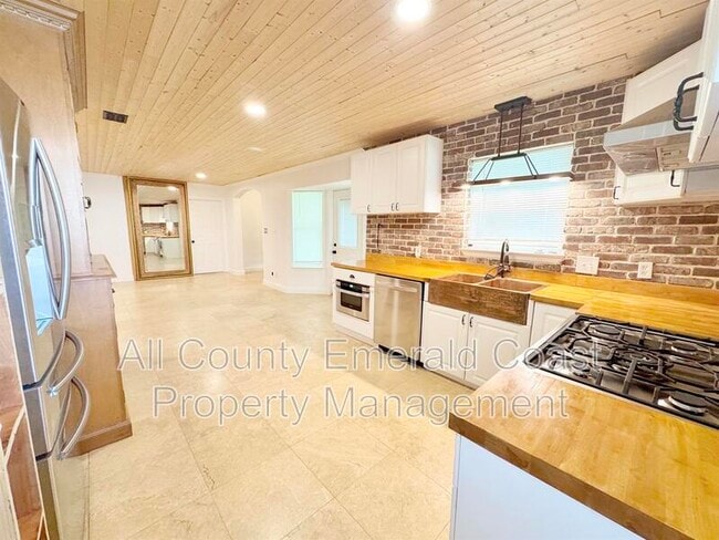 Building Photo - 4104 Indian Bayou N