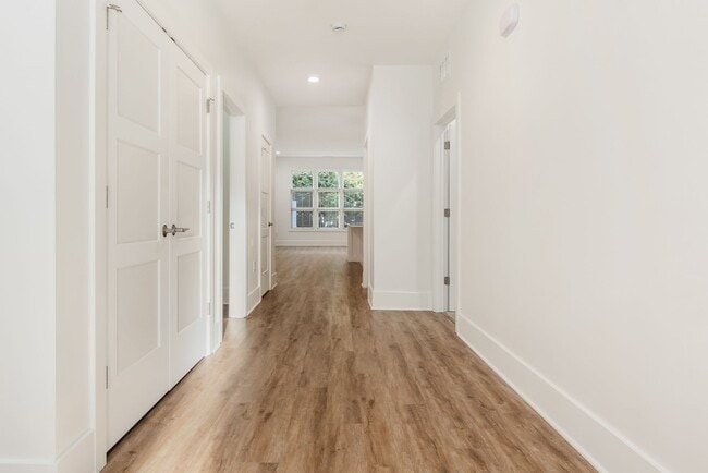 Building Photo - 2978 Bernard View Ln