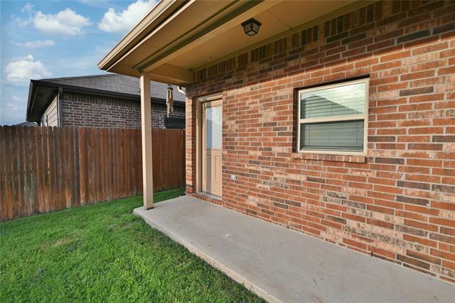 Building Photo - 916 Iona Dr