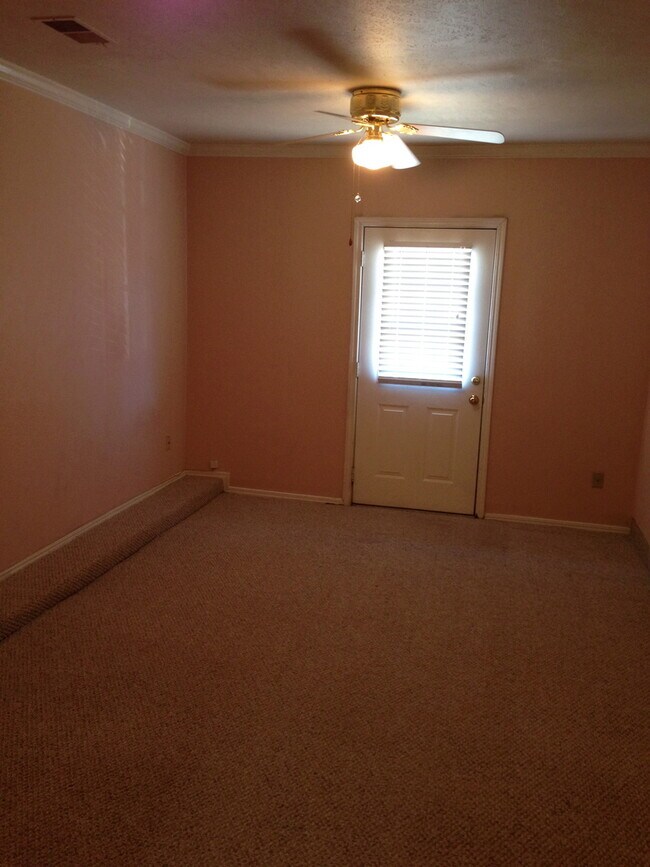 Building Photo - 243 Reeder Dr
