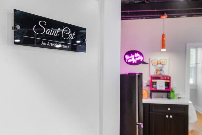 Building Photo - 156 Camellia St