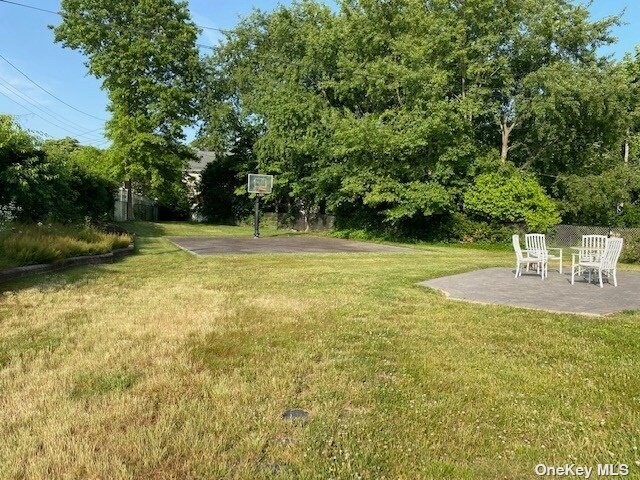 Building Photo - 42 Willets Dr