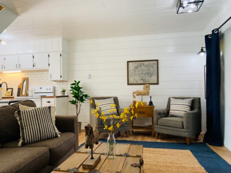 Building Photo - 5340 Notre Dame Ave