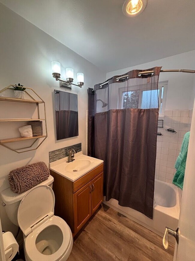 Building Photo - Hornblend