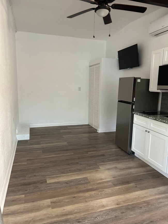 Building Photo - 1716 Furey Dr