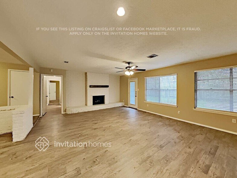 Building Photo - 16430 Forest Bend Ave