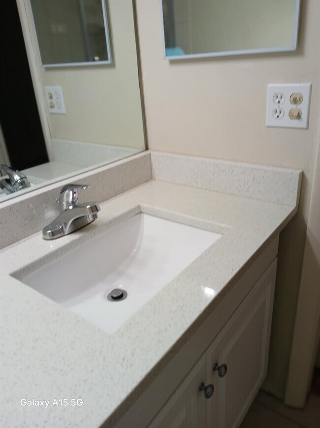 Building Photo - 6021 NW 61st Ave