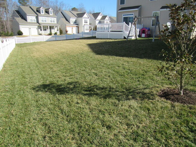 Building Photo - Pet Friendly 2 Story with Basement and 2 C...