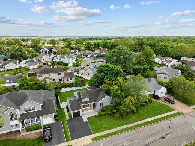 Building Photo - 31 Cail Dr