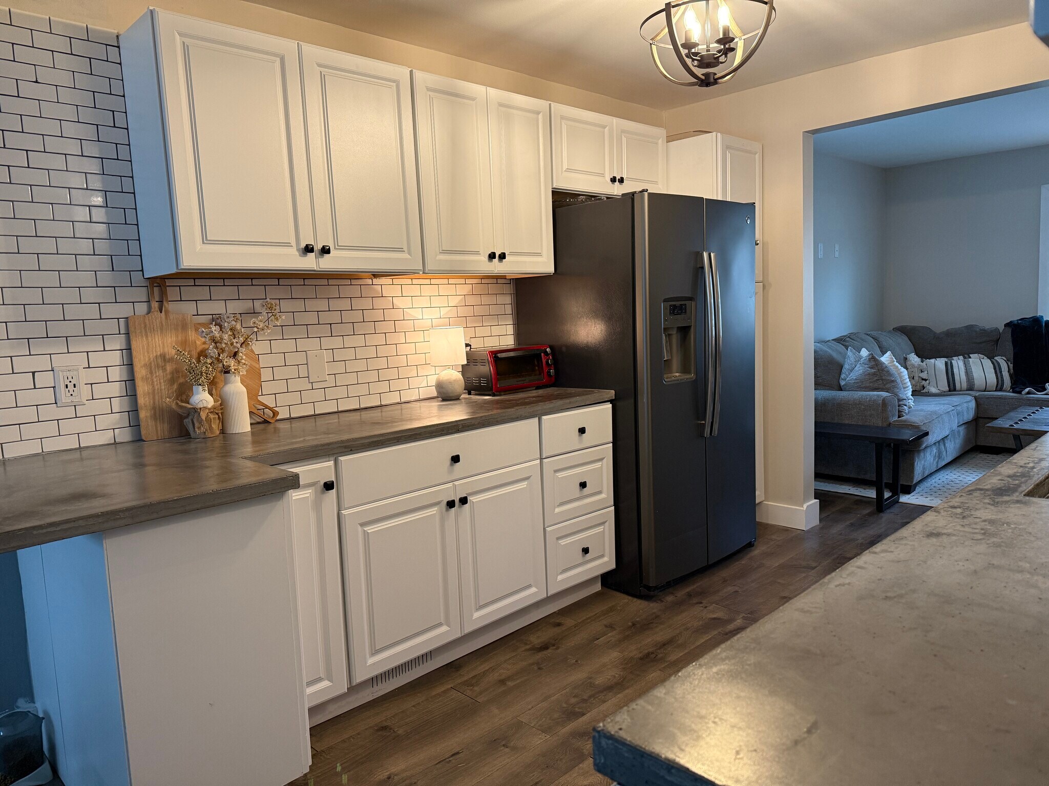 Building Photo - 206 Kissane Ave