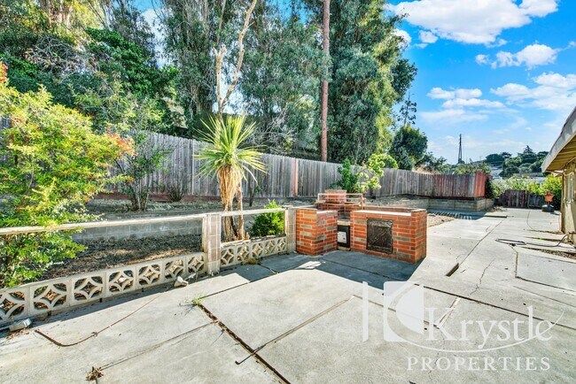Building Photo - Updated Vallejo Home with Large Yard and 2-Car Garage