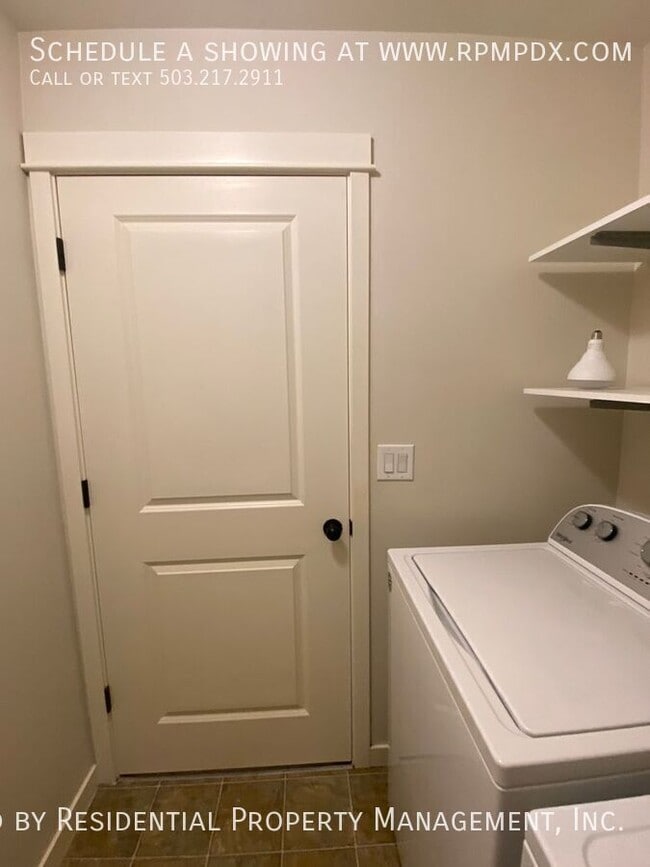 Building Photo - 2518 NW 1st Dr