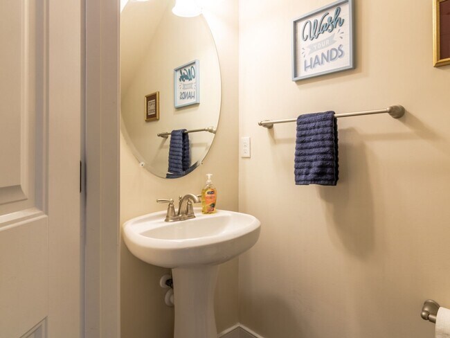 Building Photo - Spacious Furnished 4BR Townhome with First-Floor Owner’s Suite Near Rehoboth Beach - Sawgrass