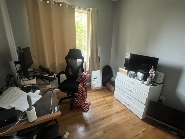 Building Photo - 209 Unicorn Pl