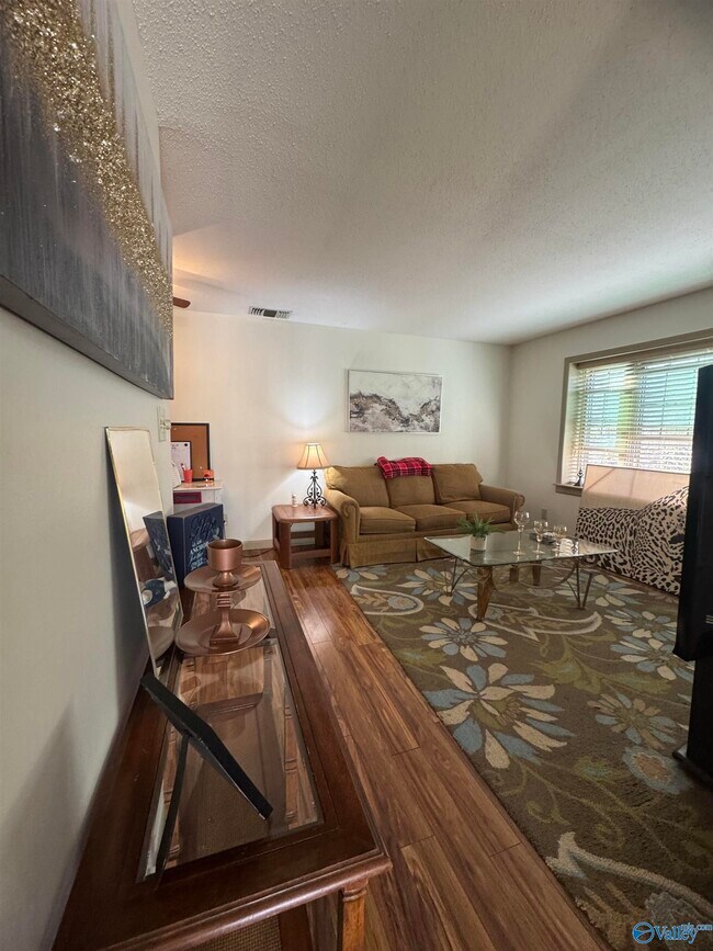 Building Photo - 2137 Belle Grove Dr SW