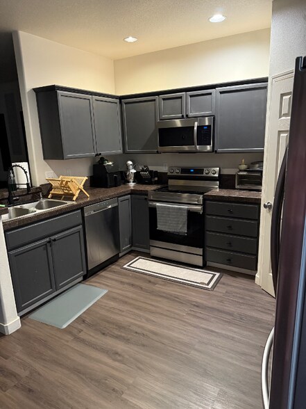 Building Photo - 1683 SW San Mateo Terrace