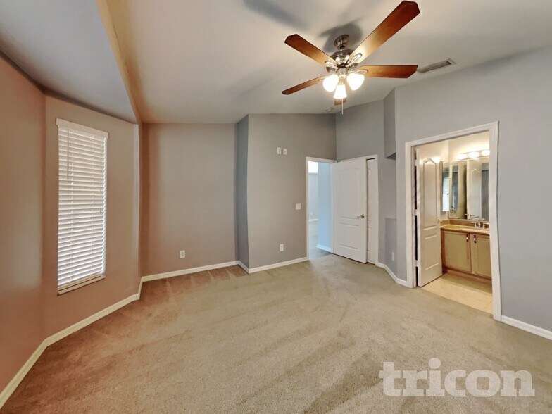Building Photo - 10605 Navigation Dr