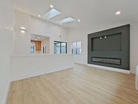 Building Photo - Luxury Campus Living at Its Finest! Reserv...