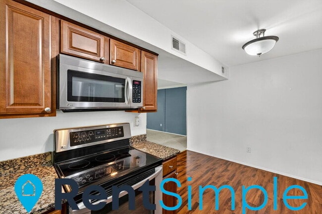 Building Photo - 12113 Chaucer Ln