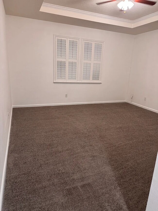 Building Photo - 1002 Wetland Ridge Cir