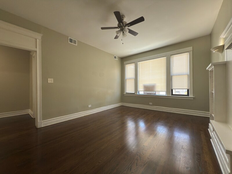 Building Photo - 4617 S Calumet Ave