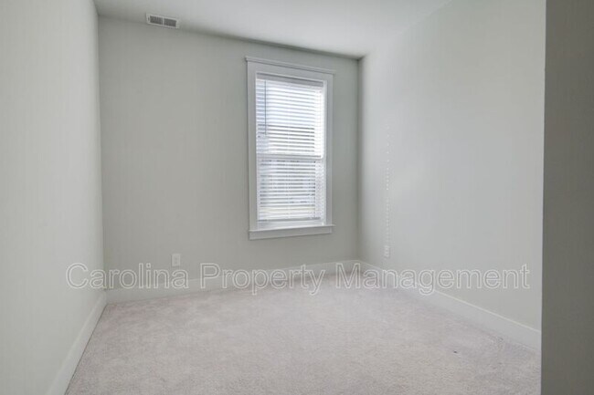 Building Photo - 5939 Ardrey Kell Rd