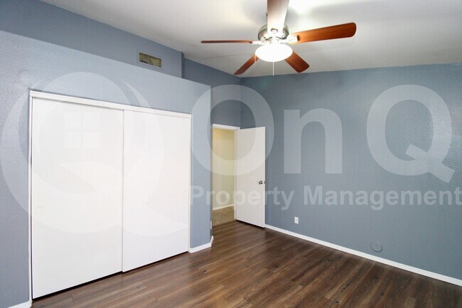 Building Photo - 511 E Pinto Dr