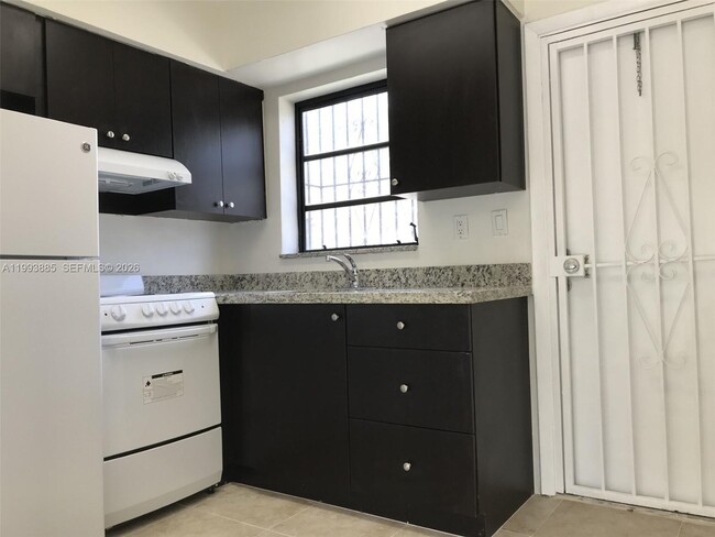 Building Photo - 2362 NW 34th St