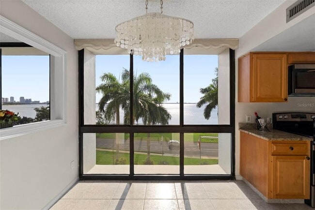 Building Photo - 3301 Bayshore Blvd