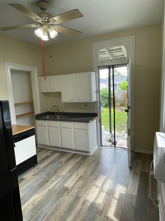 Building Photo - Charming 3 bedroom close to Freret Street, Uptown, Downtown and MORE!!!
