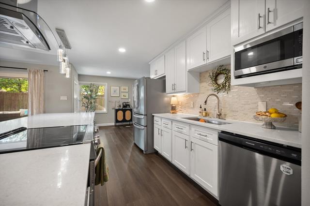 Building Photo - 3234 High Lark Dr