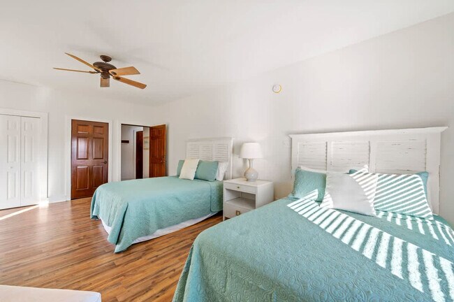 Building Photo - 475 Cuscowilla Dr
